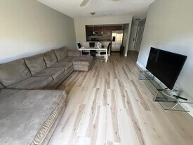 4113 NW 88th Ave, Unit 203 in Coral Springs, FL - Building Photo