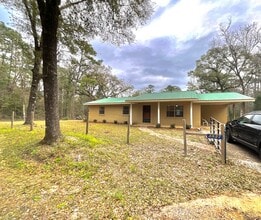 3837 Pine Logging Rd in Chipley, FL - Building Photo - Building Photo