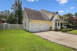7713 Charring Cross Ln in Fayetteville, NC - Building Photo - Building Photo