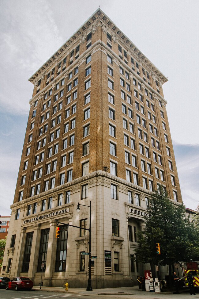 60 Monroe Center St NW Apartments and Nearby Grand Rapids Apartments