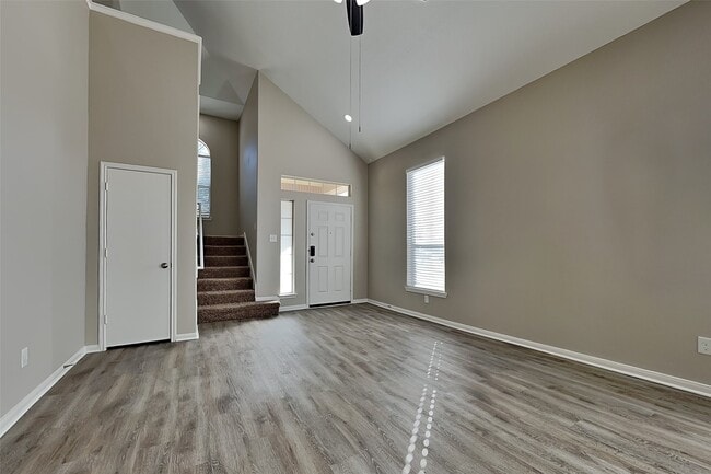 29207 Fox Fountain Ln