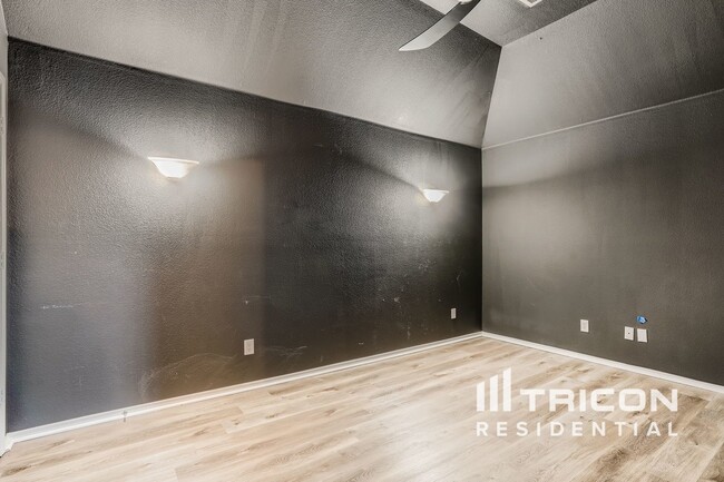 305 Hidden Lake Ct in Burleson, TX - Building Photo - Building Photo