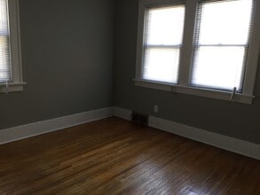 837 Kern St in Waterloo, IA - Building Photo - Building Photo