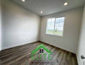 2352 Controllata St in Manteca, CA - Building Photo - Building Photo