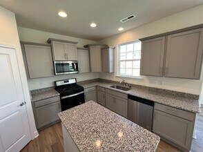157 Creekhaven Dr in Angier, NC - Building Photo - Building Photo