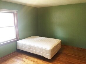 310 W Green St in Urbana, IL - Building Photo - Building Photo
