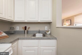 201 S 13th St in Philadelphia, PA - Building Photo - Building Photo