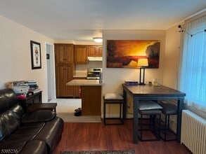 522 Lincoln Park E in Cranford, NJ - Building Photo - Building Photo