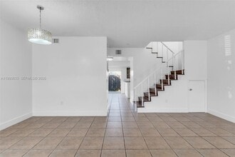 5240 NW 109th Ave in Doral, FL - Building Photo - Building Photo