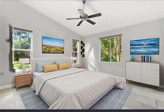 271 12th Ave NE in Naples, FL - Foto de edificio - Building Photo