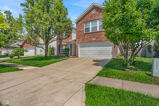 10187 Hatherley Way in Fishers, IN - Building Photo - Building Photo