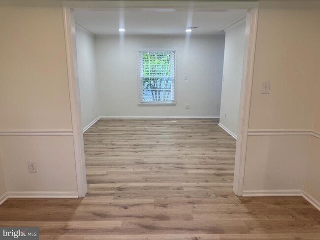 property at 5230 Lonsdale Dr