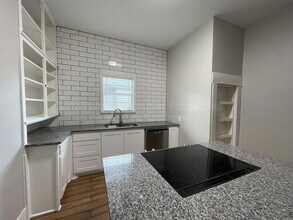 721 W Monterey St in Denison, TX - Building Photo - Building Photo