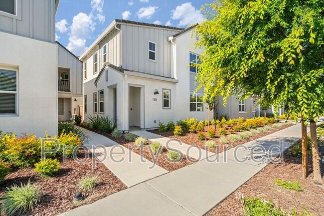 2372 Garden Farms Ave in Lathrop, CA - Building Photo - Building Photo