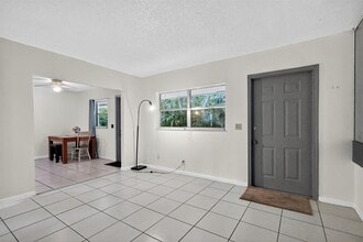 274 SW 9th St in Dania Beach, FL - Building Photo - Building Photo