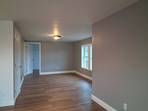 17 Dickey Ln in Bowdoin, ME - Building Photo - Building Photo