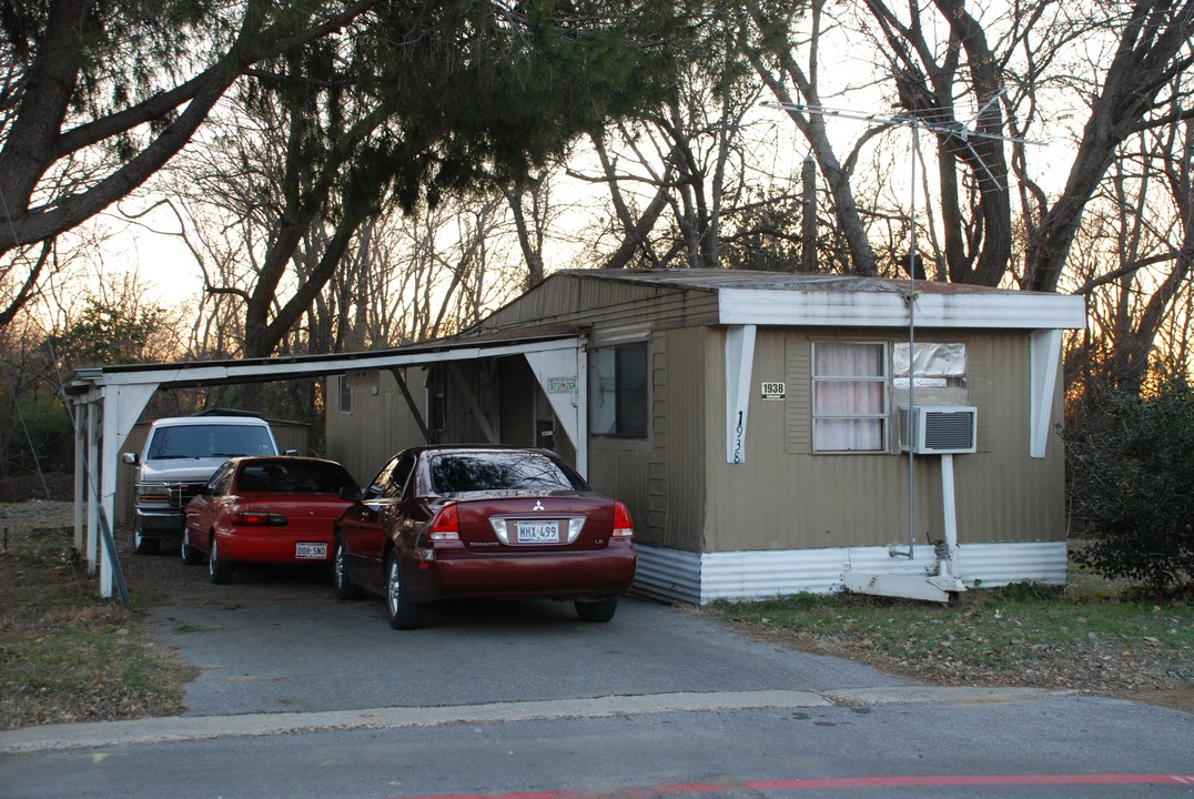 Oak Creek Ranch MHC in Irving, TX - Building Photo