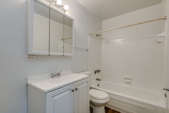 Johnson Legacy East Apartments in Milwaukee, WI - Building Photo - Interior Photo