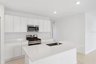 7493 Capstone Dr in Groveland, FL - Building Photo - Building Photo