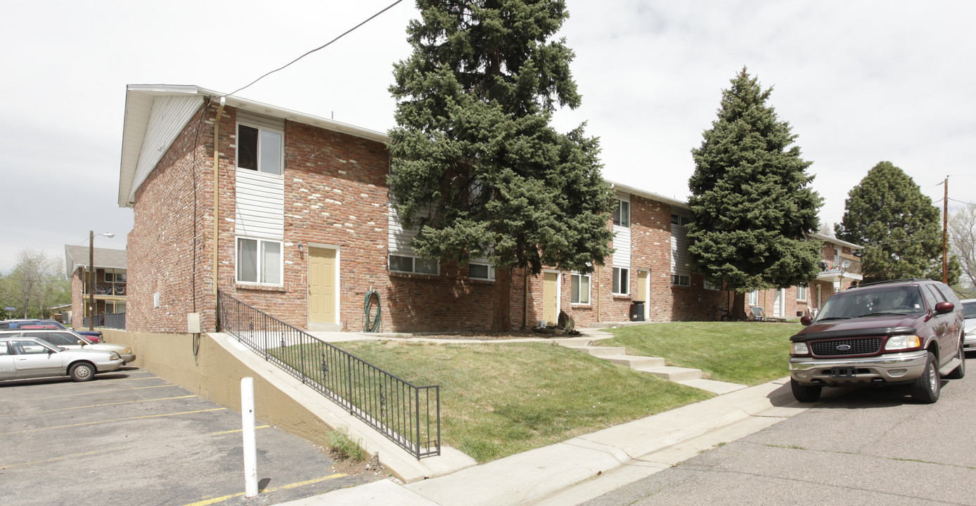 Venice Square in Arvada, CO - Building Photo