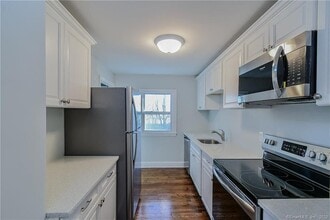 348 Queen St in Bridgeport, CT - Building Photo - Building Photo