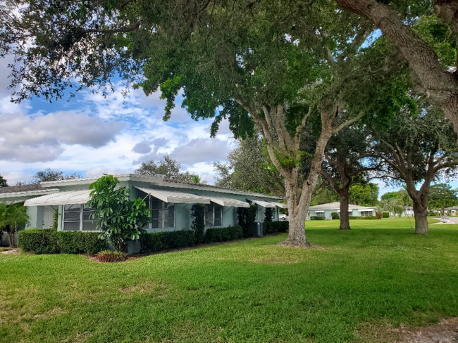 277 W High Point Ct in Delray Beach, FL - Building Photo - Building Photo