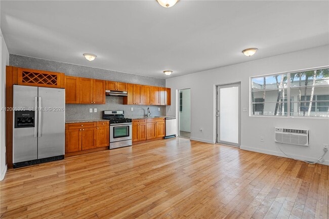 property at 7950 Tatum Waterway Dr