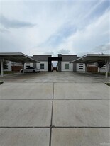 14 Wolf Crk Ave in McAllen, TX - Building Photo
