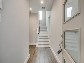 1825 Ennis St in Houston, TX - Building Photo - Building Photo