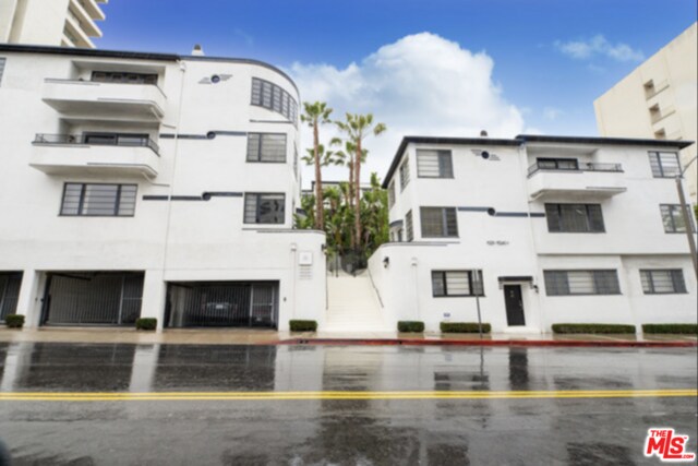 9245 Doheny Rd in West Hollywood, CA - Foto de edificio