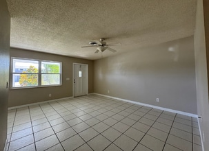 2555 Granada Ave in Vero Beach, FL - Building Photo - Building Photo