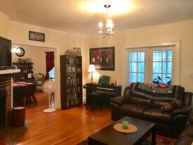 883 Farmington Ave in West Hartford, CT - Building Photo