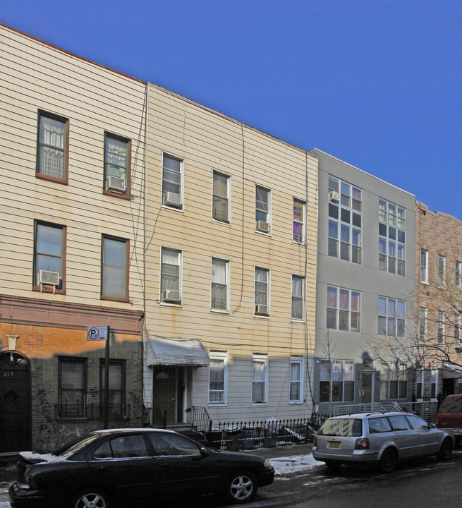 219 Himrod St in Brooklyn, NY - Foto de edificio