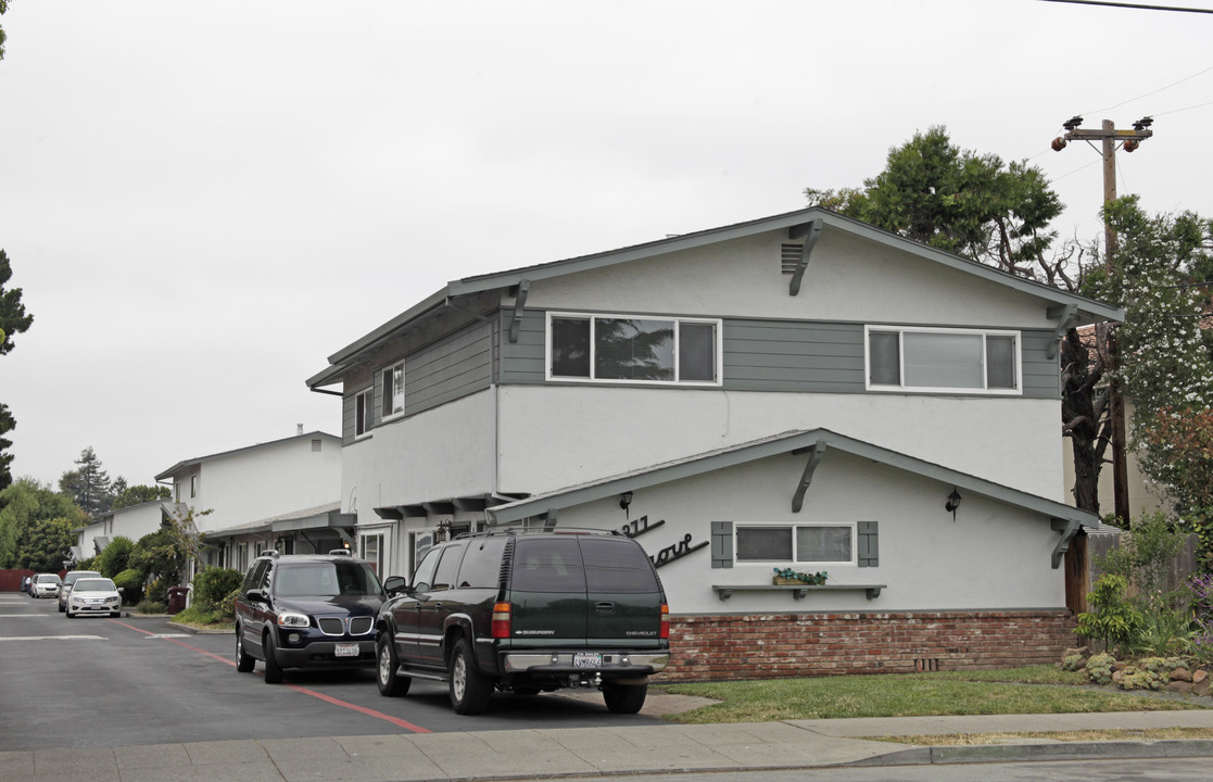 Pine Grove in San Lorenzo, CA - Building Photo