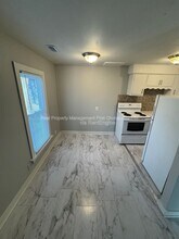 328 N Volutsia in Wichita, KS - Building Photo - Building Photo