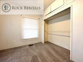 200 E 11th Ave in Hutchinson, KS - Building Photo - Building Photo