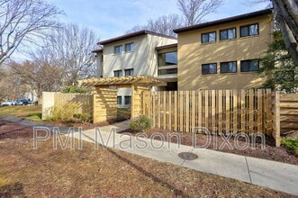 5681 Harpers Farm Rd in Columbia, MD - Building Photo - Building Photo