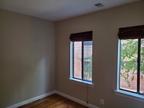 1097 Paper Mill Ct NW in Washington, DC - Building Photo - Building Photo