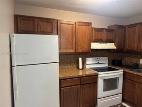 7515 NW 44th Ct-Unit -5 in Coral Springs, FL - Building Photo - Building Photo