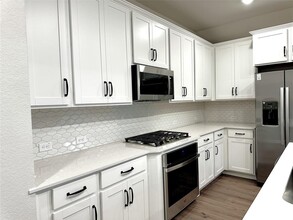 153 Rita Blanca Bnd in Bastrop, TX - Foto de edificio - Building Photo