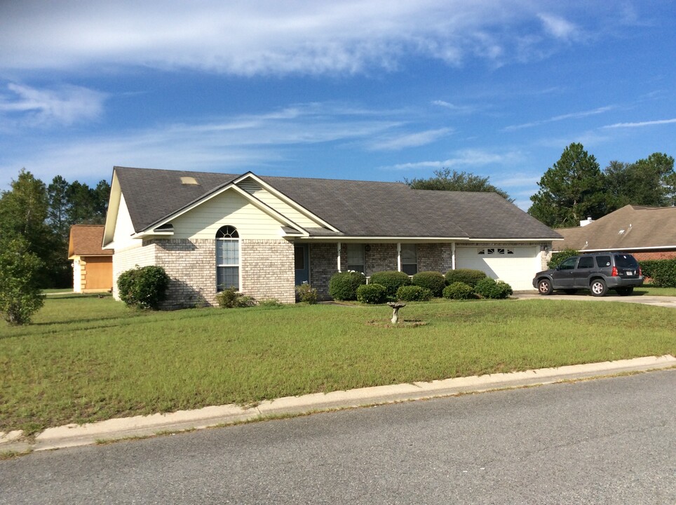 1901 Bluestone Loop in Hinesville, GA - Foto de edificio