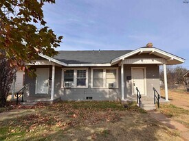 1818 Collins Ave in Wichita Falls, TX - Building Photo
