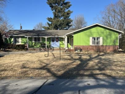 property at 801 Twin Lakes Dr