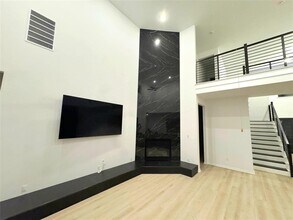 2300 Sondrio Bnd in Leander, TX - Building Photo - Building Photo