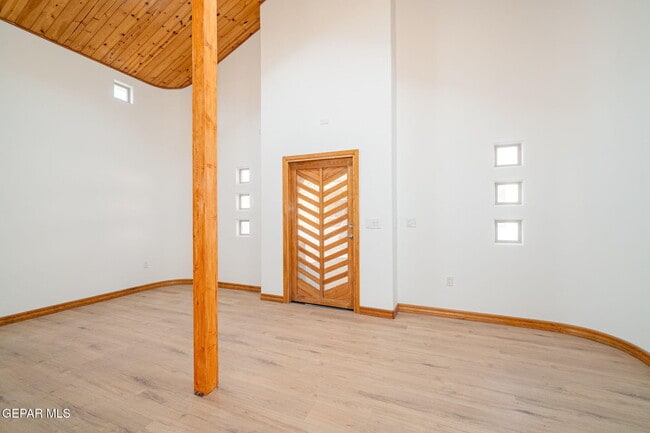 404 W Overland Ave in El Paso, TX - Building Photo - Building Photo