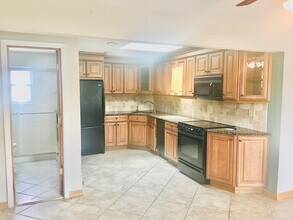 260 Jamaica Ave in Medford, NY - Building Photo - Building Photo
