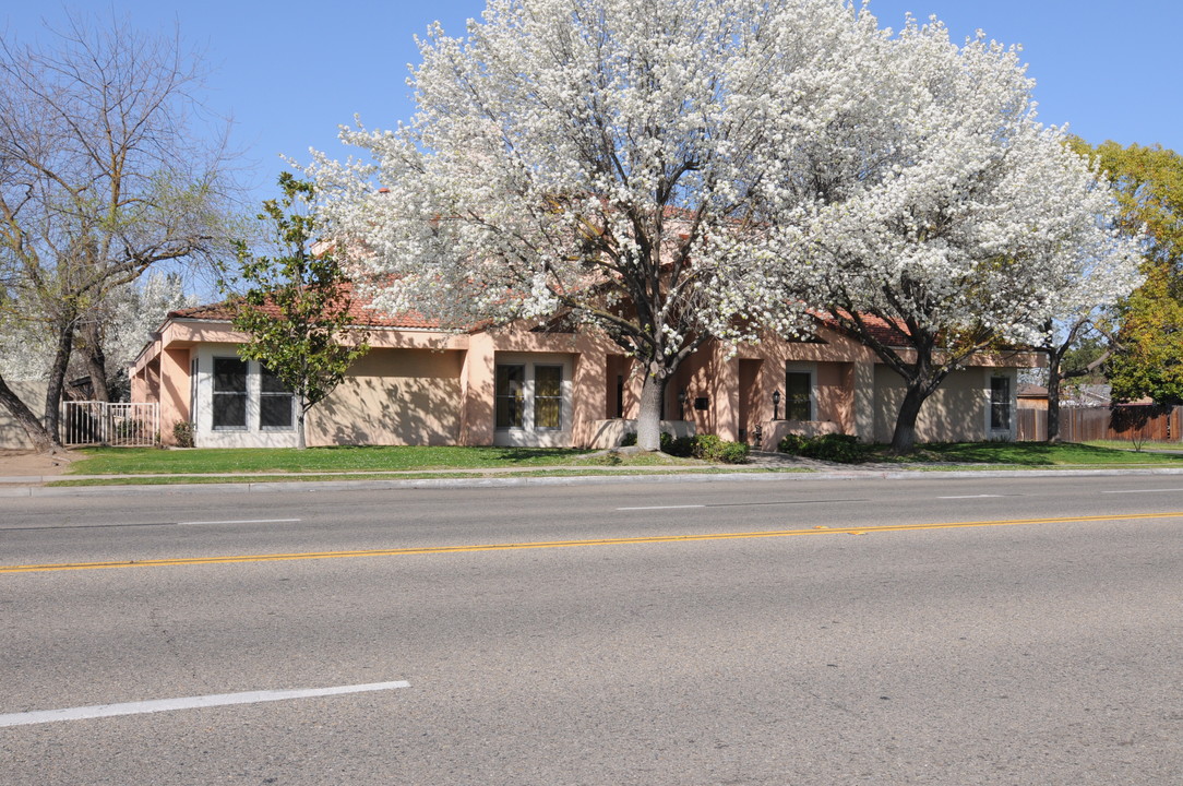 4291 N Millbrook Ave in Fresno, CA - Building Photo