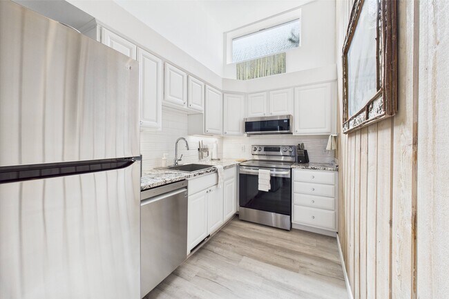 311 S Aspen St in Aspen, CO - Building Photo - Building Photo