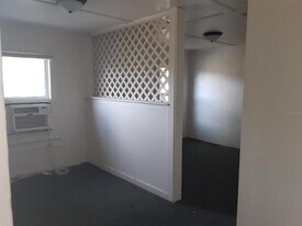 414 1/2-S 1/2 S Miami St in Lake Wales, FL - Building Photo