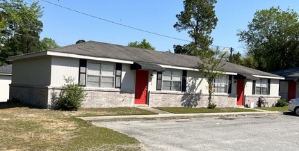 Hillcrest Apartment Community in Orangeburg, SC - Building Photo - Building Photo
